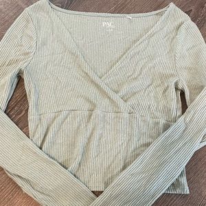 Green long sleeve t shirt